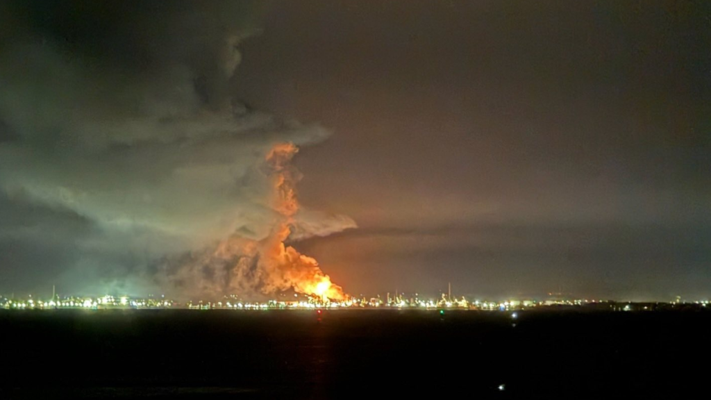 Massive Fire Erupts at Geelong Oil Refinery in Corio, Australia