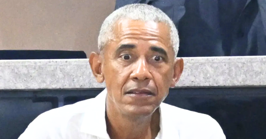 Obama Gets Humiliated During Campaign Rally